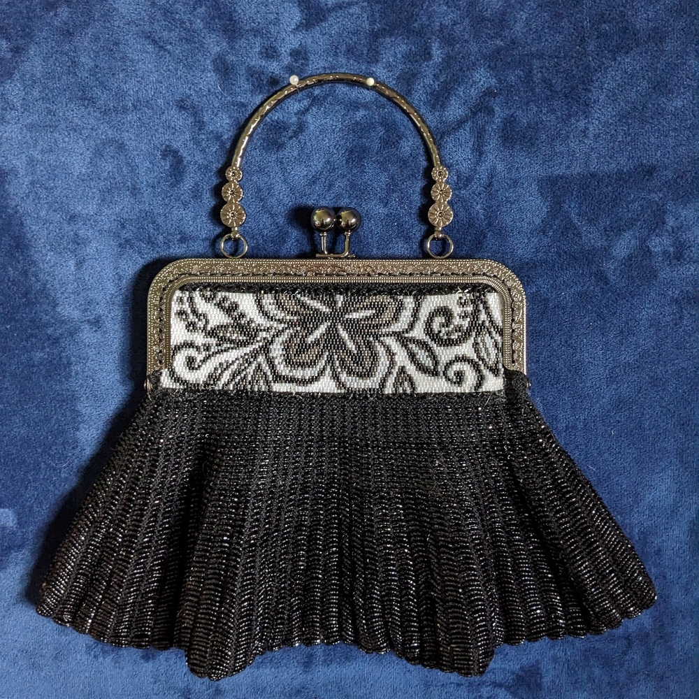 Victorian Style RUFFLED FLOWER Black White Boutique Crystal Bead Heirloom Purse!